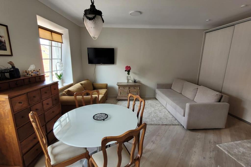 Meshka's Apartment